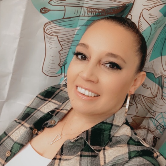 Meet your Posher, Carmen - Picture 2 of 4